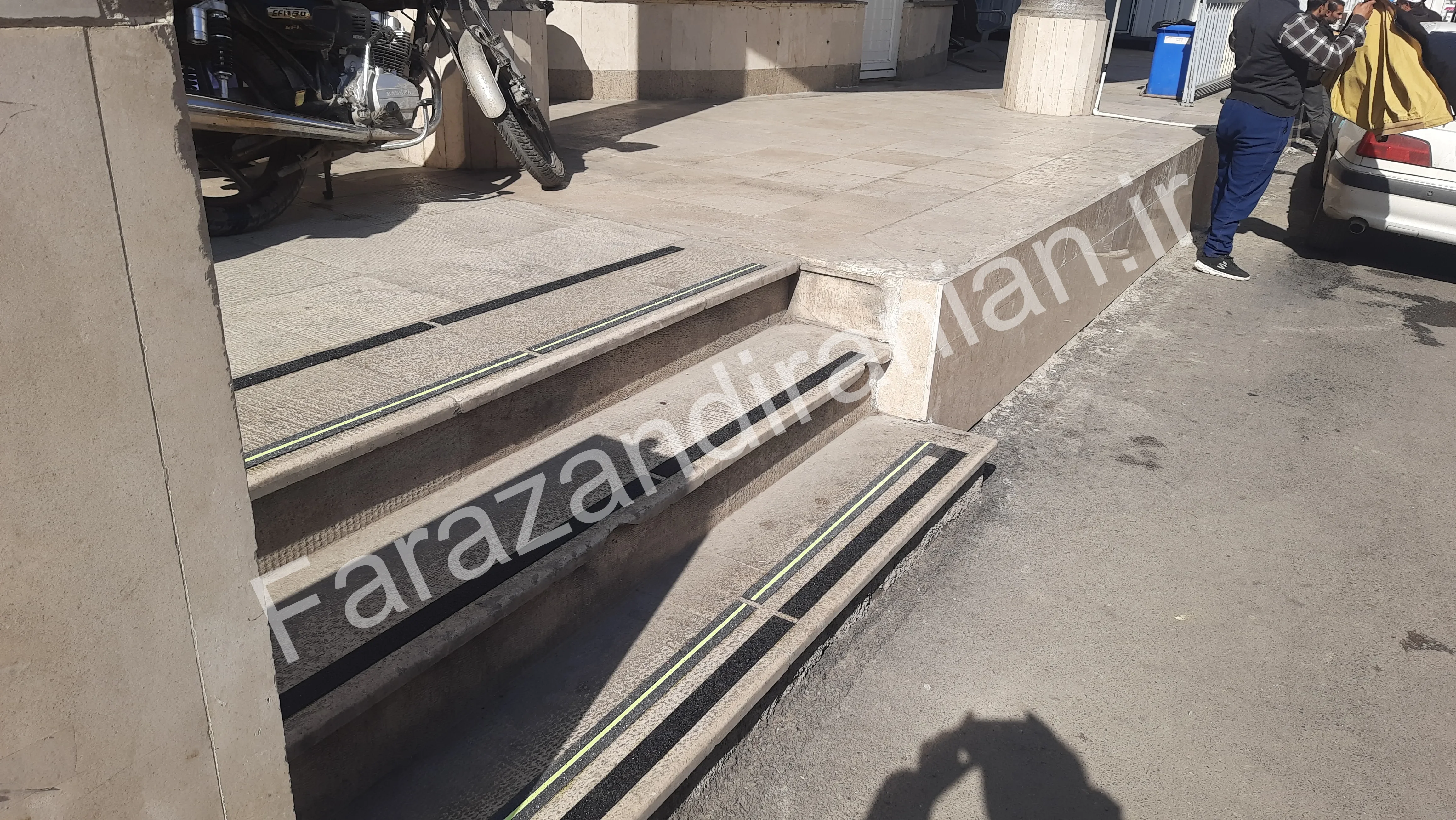 تصویر ۲۰ از اجرای نوار ضد لغزش در بیمارستان ۵ آذر گرگان