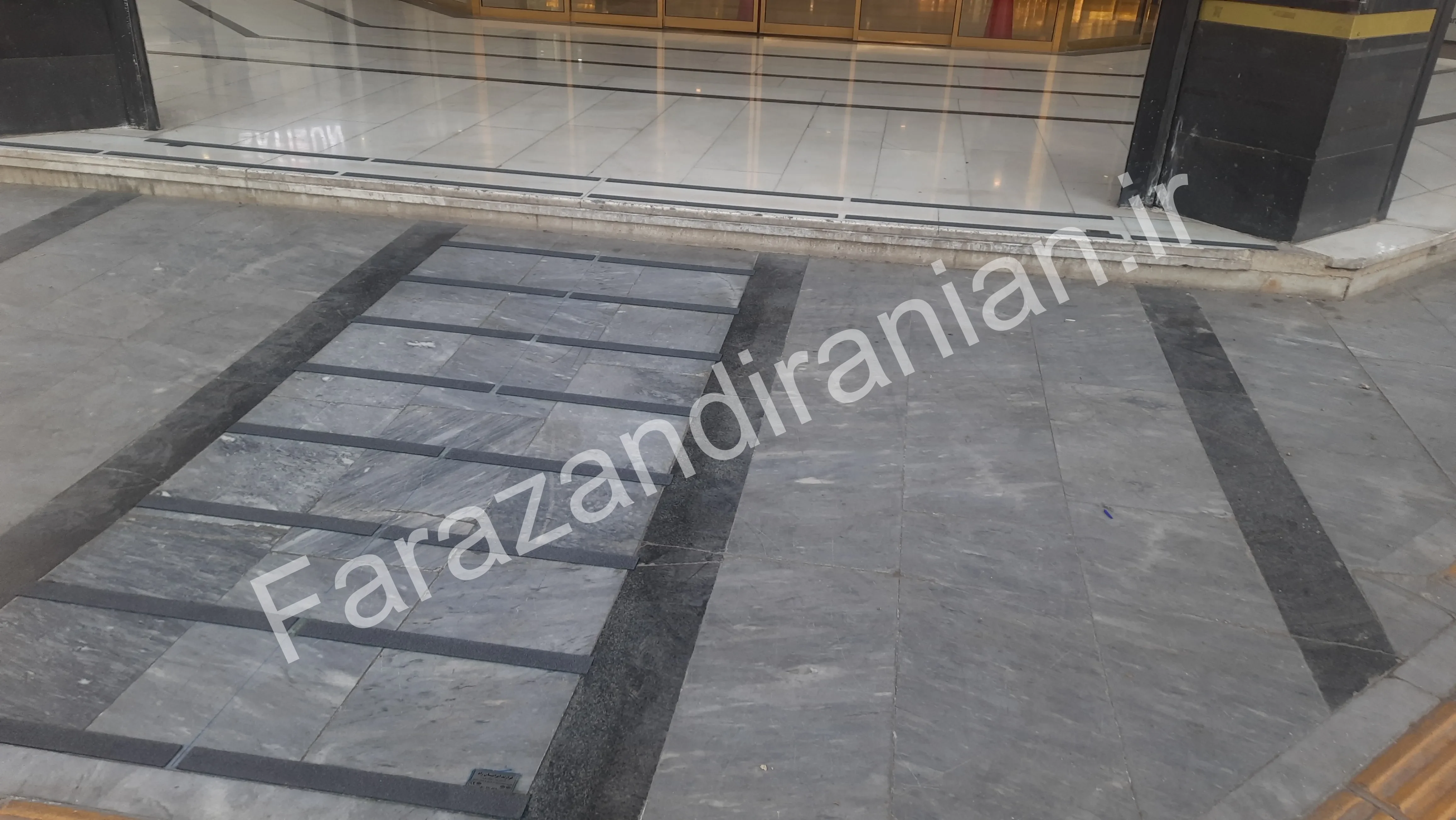 تصویر ۳۱ از اجرای نوار ضد لغزش در بازار بزرگ اطلس