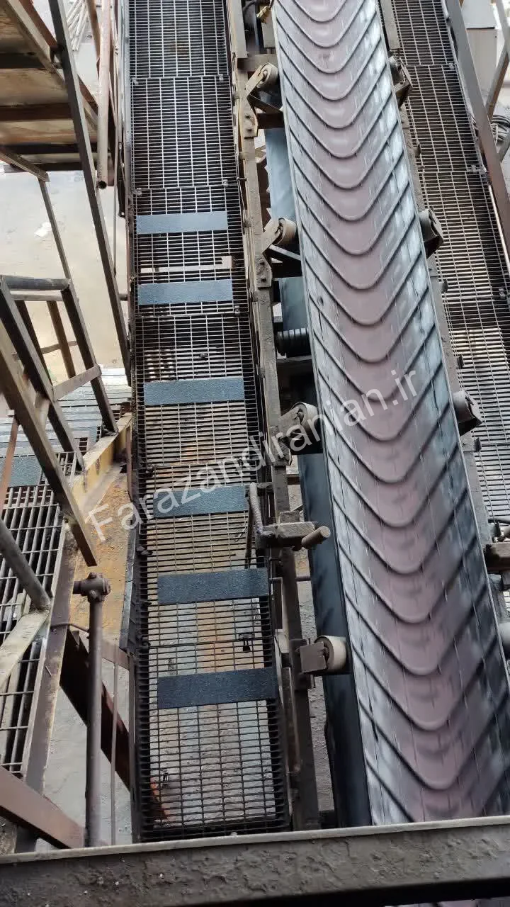 تصویر ۲۹ از اجرای نوار ضد لغزش در کارخانه فولاد بافت کرمان