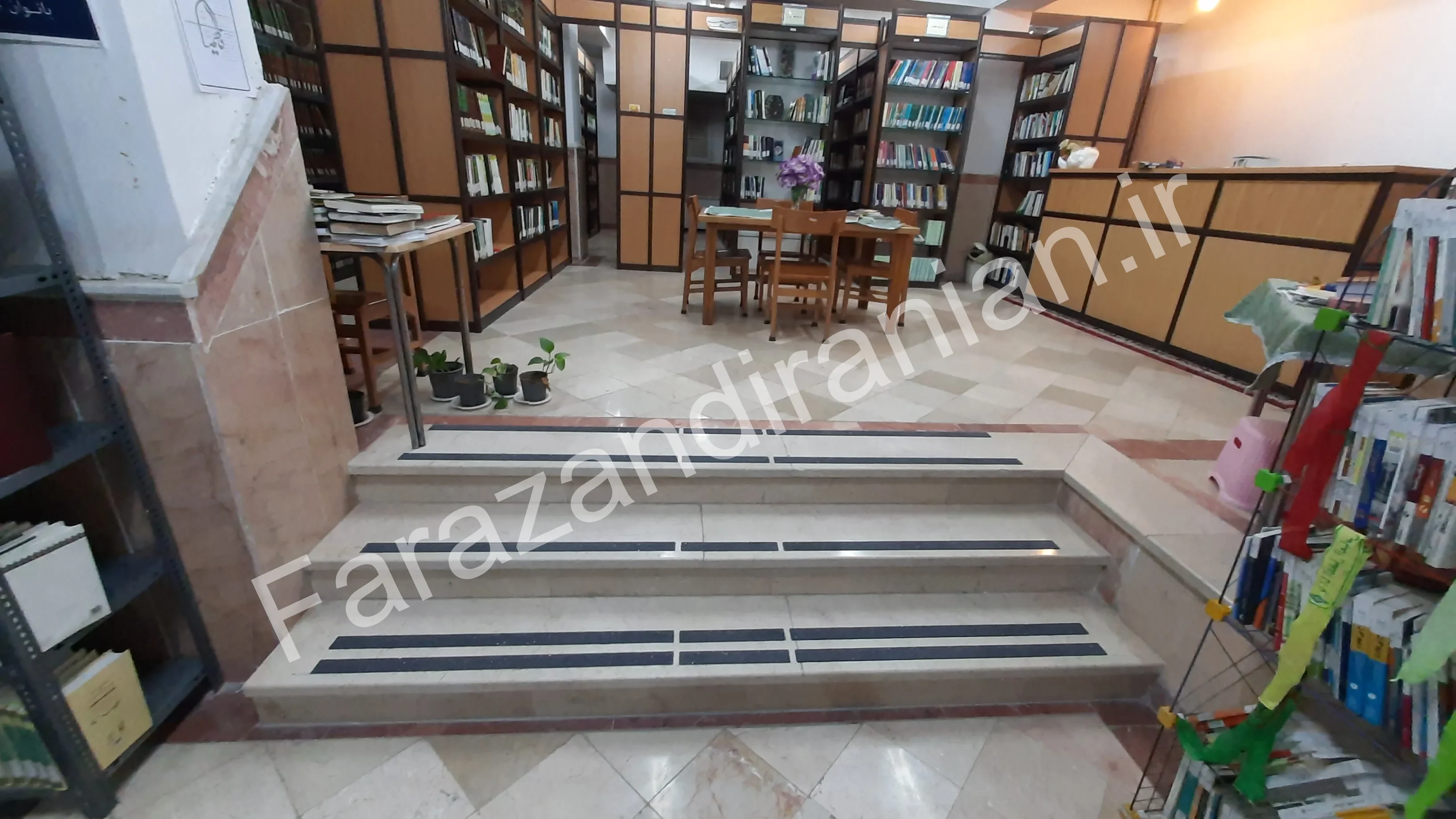 تصویر ۱۸ از اجرای نوار ضد لغزش در حوزه علمیه فاطمیه کرمان