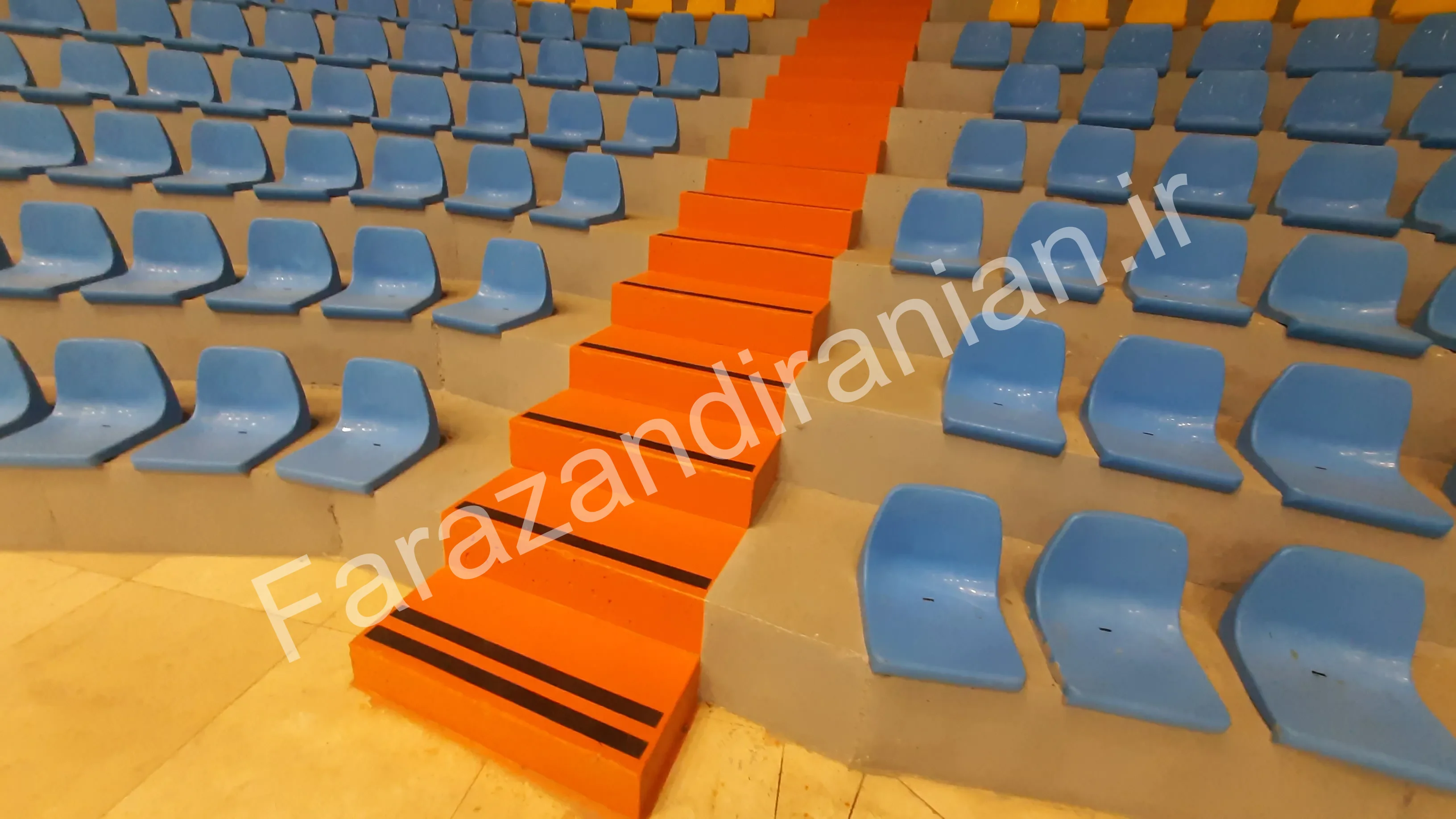 تصویر ۹ از اجرای نوار ضد لغزش در مجتمع ورزشی گهر روش سیرجان