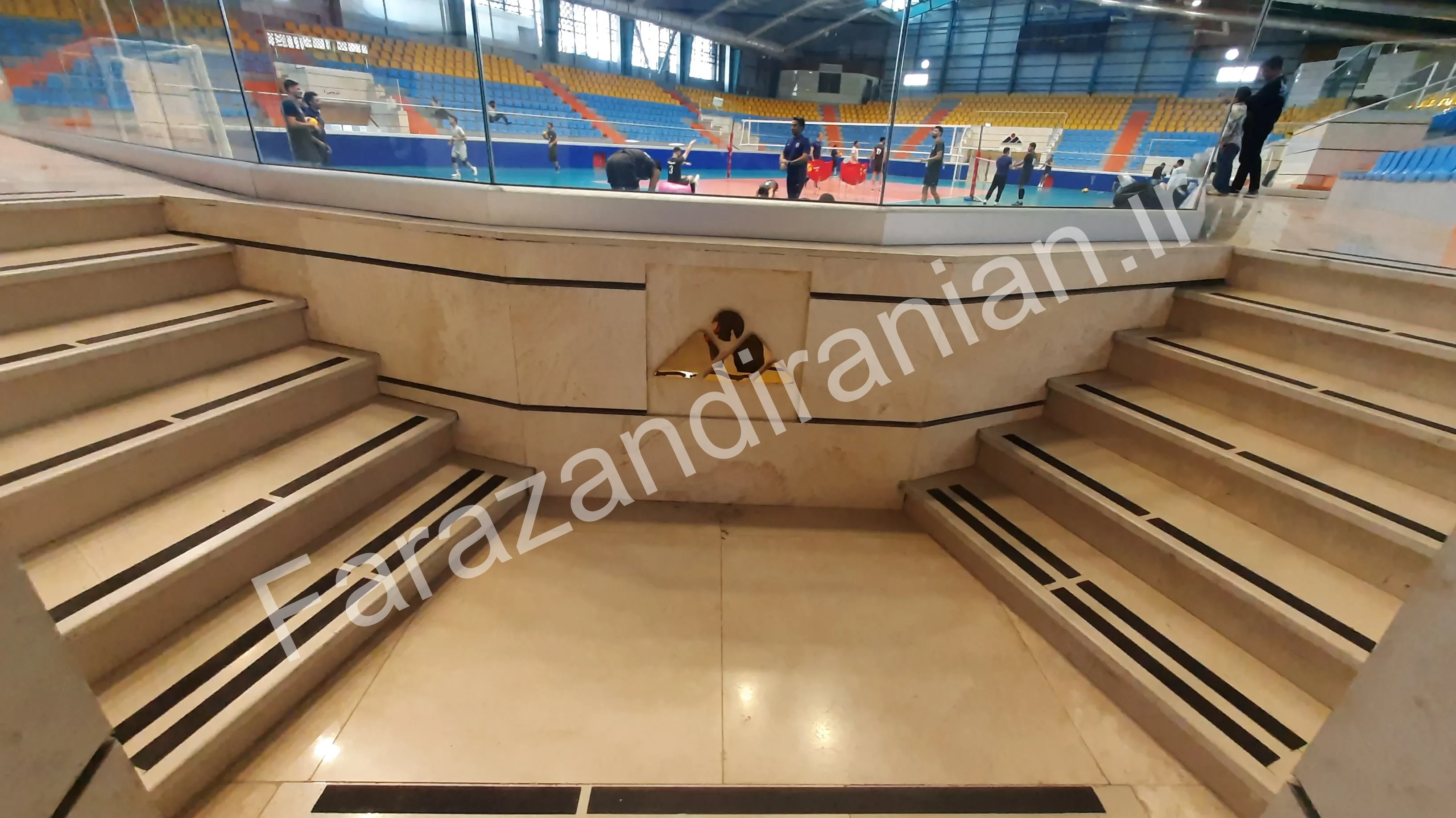 تصویر ۲۷ از اجرای نوار ضد لغزش در مجتمع ورزشی گهر روش سیرجان