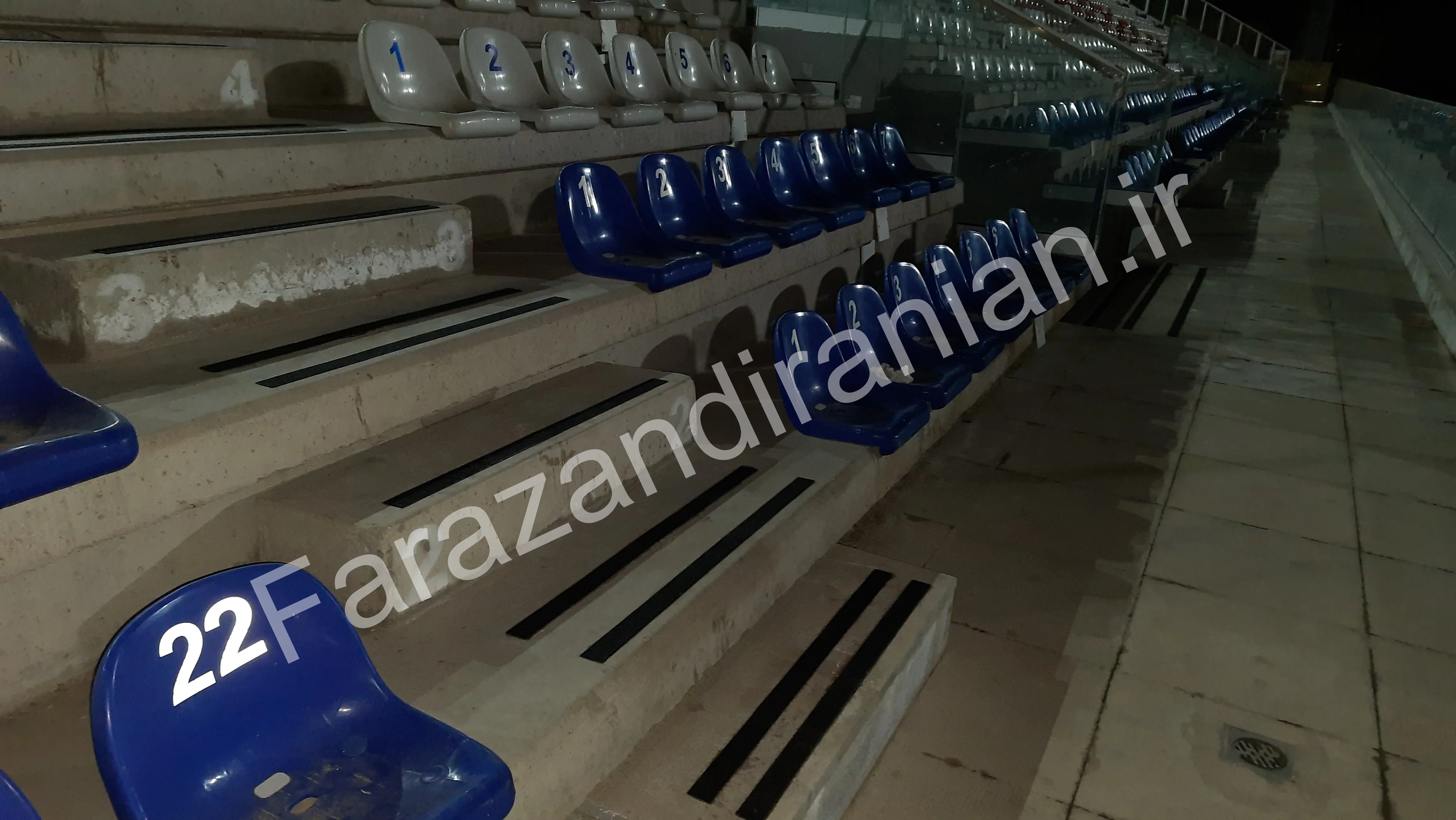 تصویر ۲۶ از اجرای نوار ضد لغزش در ورزشگاه باشگاه گلگهر سیرجان