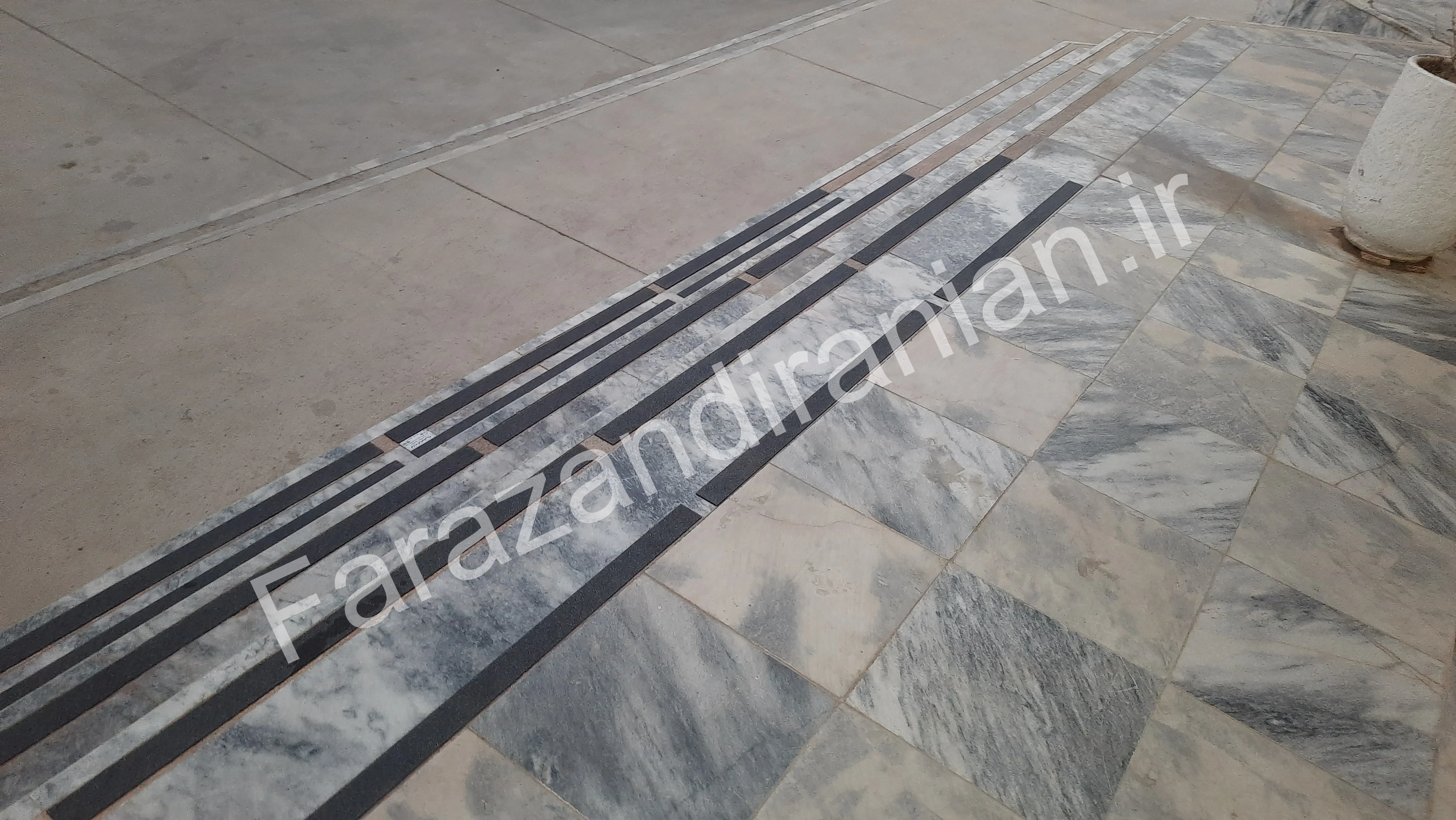تصویر ۳ از اجرای نوار ضد لغزش در اداره آموزش و پرورش گناباد