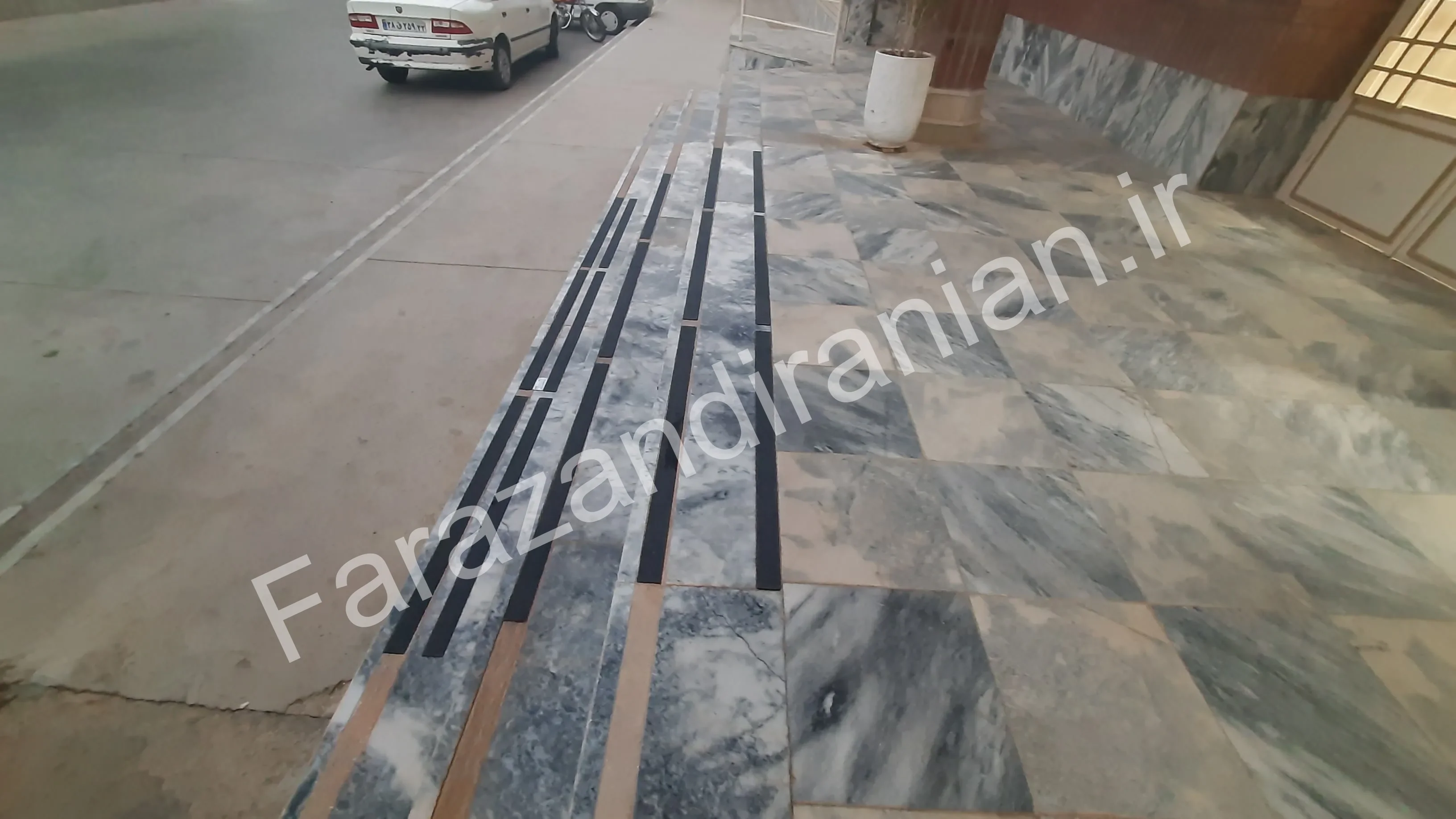 تصویر ۴ از اجرای نوار ضد لغزش در اداره آموزش و پرورش گناباد