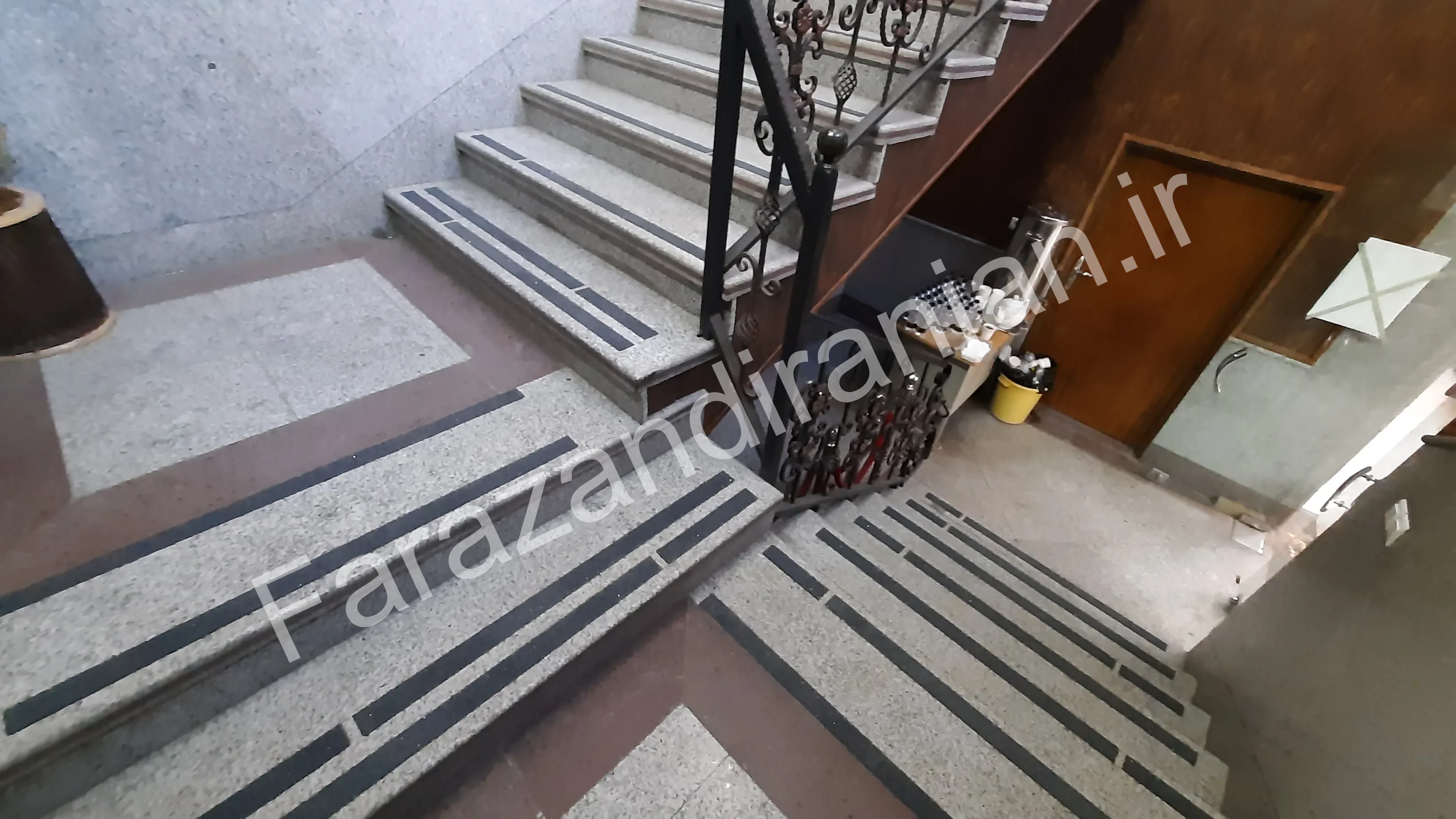 تصویر ۶ از اجرای نوار ضد لغزش در اتاق اصناف مشهد