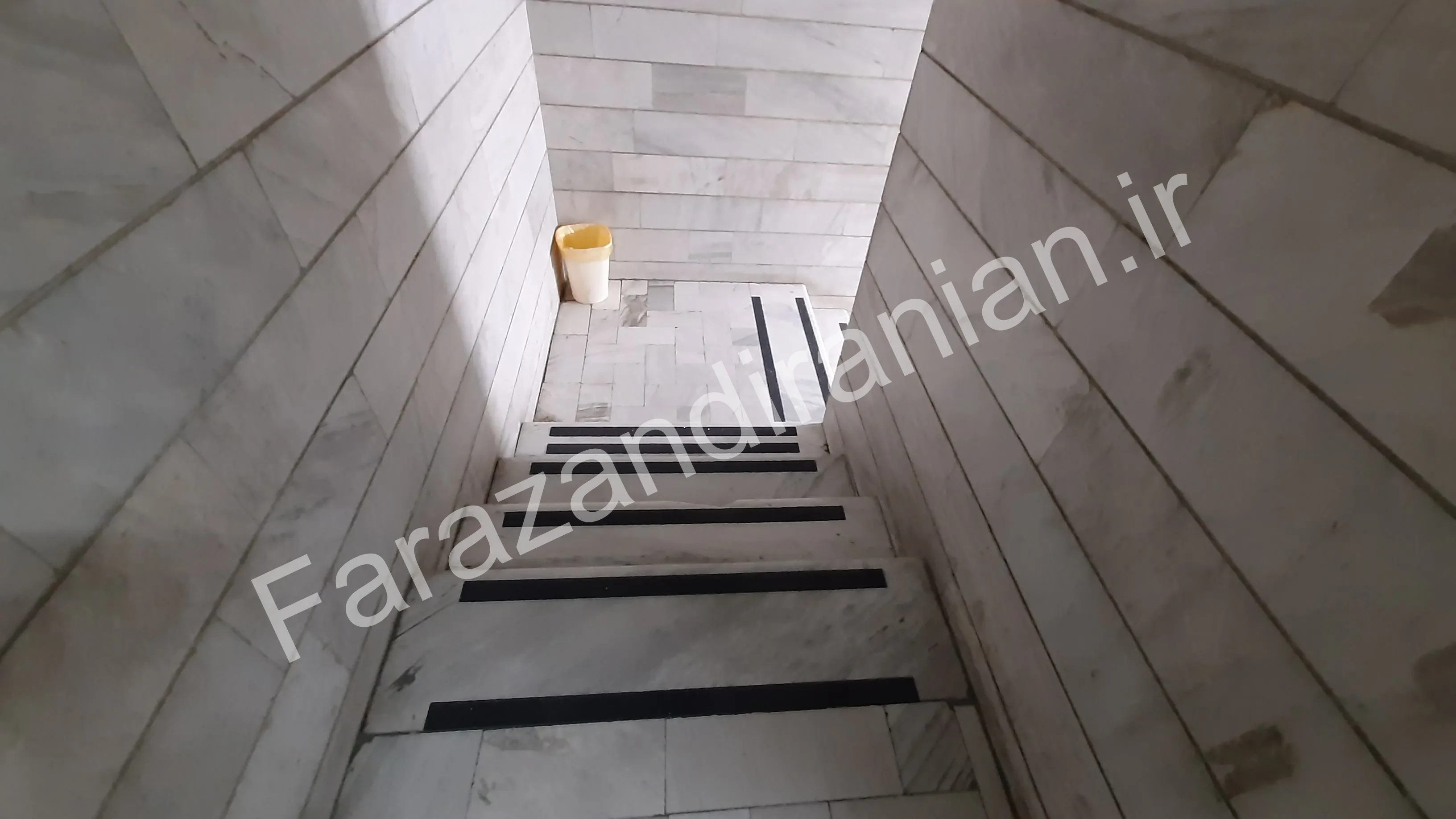 تصویر ۱۳ از اجرای نوار ضد لغزش در اتاق اصناف مشهد