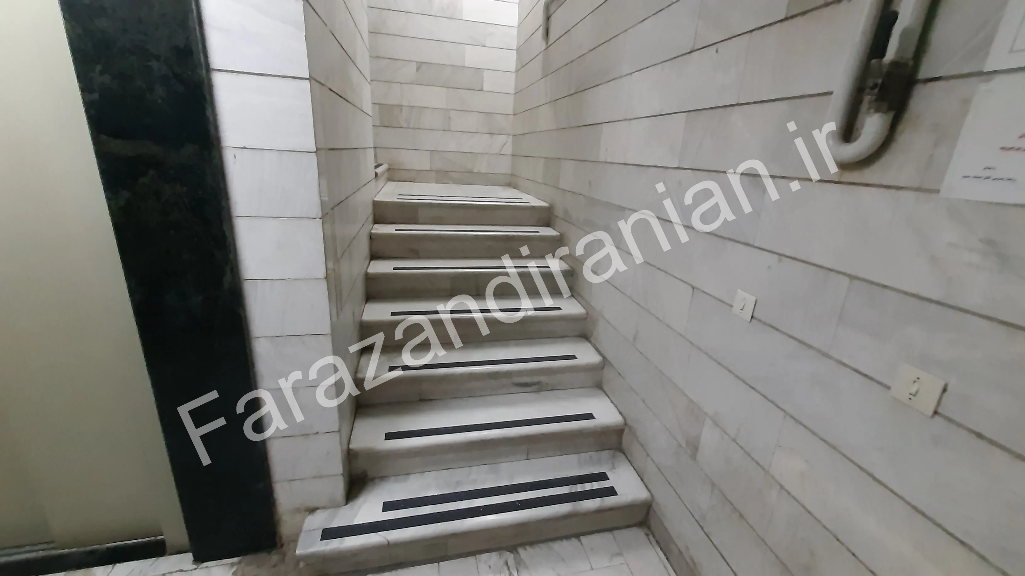 تصویر ۱۵ از اجرای نوار ضد لغزش در اتاق اصناف مشهد