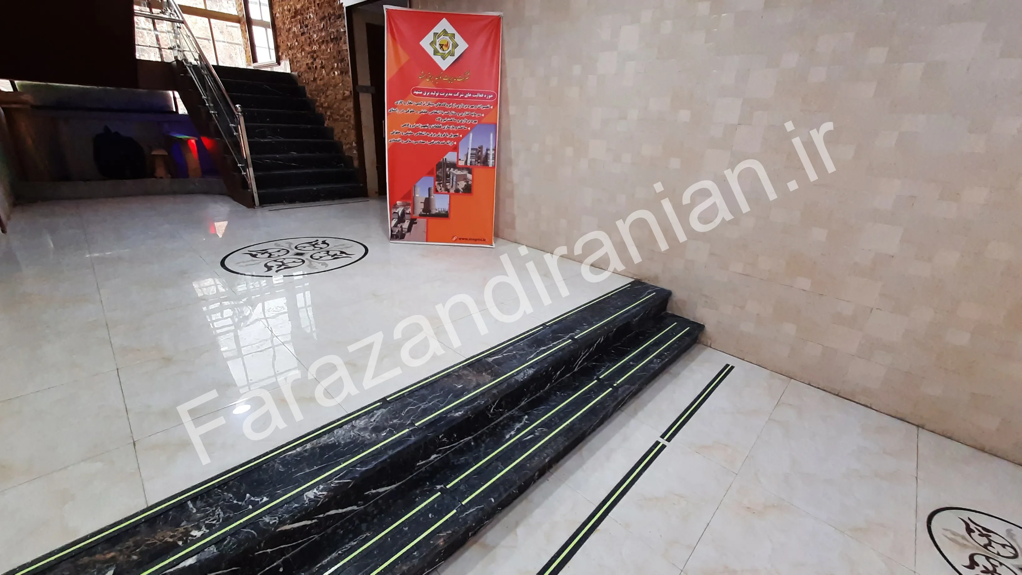 تصویر ۶ از اجرای نوار ضد لغزش در نیروگاه مشهد