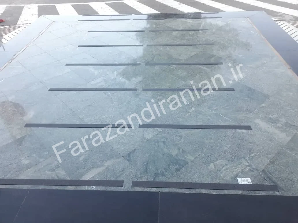 تصویر ۵ از اجرای نوار ضد لغزش در استانداری خراسان جنوبی